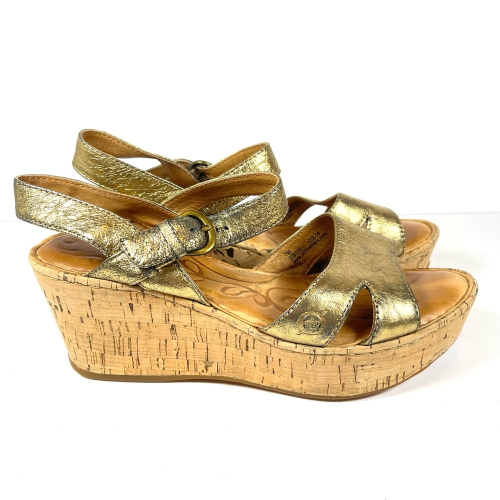 Born Women’s Metallic Gold Platform Sandals with Textured Straps Size 7